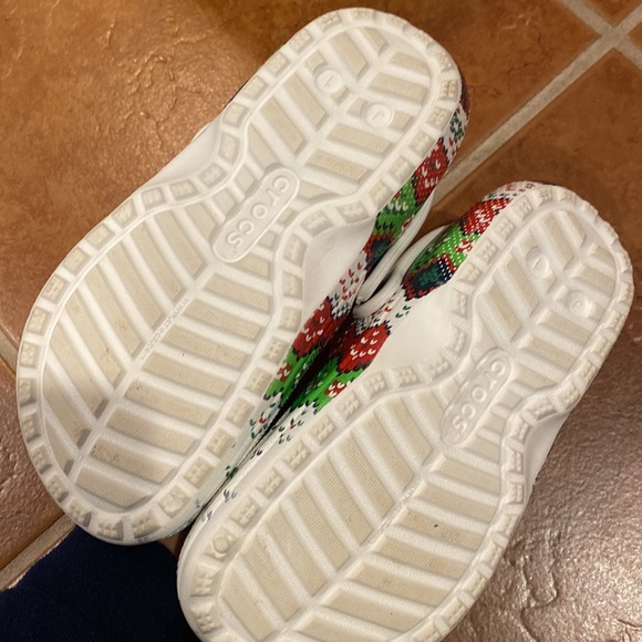 Christmas 🎄 Crocs Fuzzy Clogs Big Kid - Picture 6 of 9